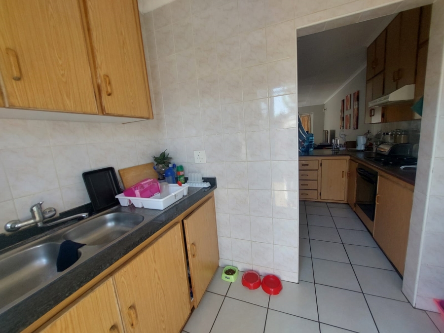 3 Bedroom Property for Sale in Kannoniers Park North West